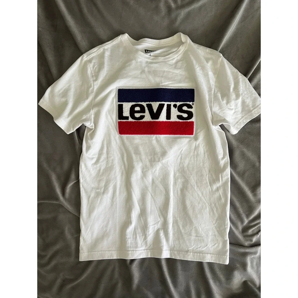 Levis‎ Mens Graphic T-Shirt Chenille Patch Logo Red White Blue Small NWOT USA